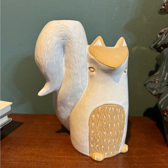 NWT Anthropologie whimsical Woodland Creature Vase - Squirrel - Picture 4 of 10